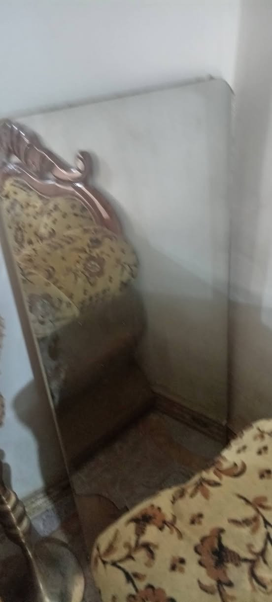 للبيع للتواصل
***********
