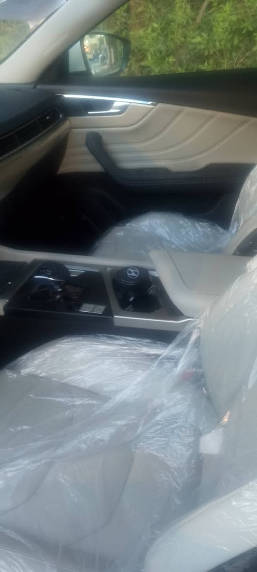 جيتور ٢٠٢٦ x70 زيرو بغداد غنية عن التعريف السيارة فول بانوراما رقم بغداد السيارة سبعه راكب محرك ١٥٠٠ تيربو قطعتين تبريد شاحن واير لس مانع تصادم توقف ذاتي رادارات كامرات  محيطية ٣٦٠درجة  حساسات امامية خلفية اشاير بالمري مري كهرباء ثلاجة سيارة بلادية مكان بغداد الوزيرية هاتف *********** السعر  واتس اب كامل مرقم بغداد ١٧٣ ورقه
