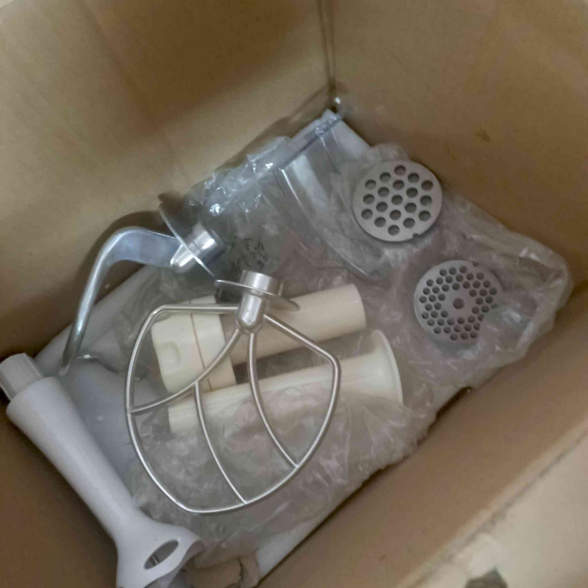 ست البيت للبيع جديده مستخدمة مرتين ومعاها كل غراضها بالكارتون السعر 150 وبيها مجال للشراي العنوان حي المامون للتواصل على هذا الرقم ***********
