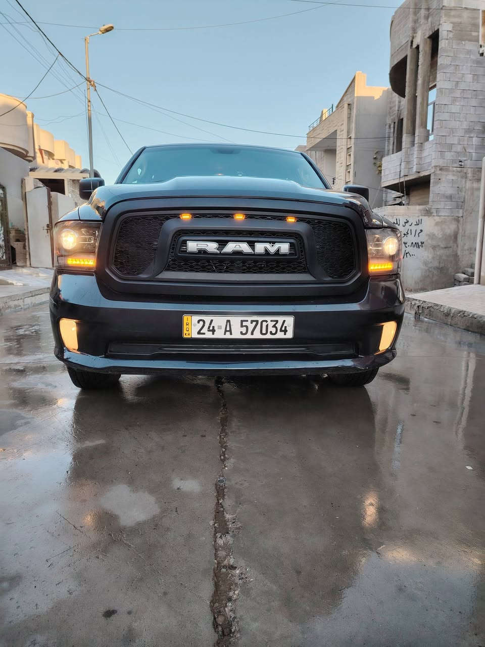 دوج رام موديل ١٧ محدث ٢٤
باب طويل بدي قصير رقم دهوك جديد

 سنوية جديده بيها نص جاملغ امامي بمريكا
محرك ٦
٣٦٠٠
ونص جاملغ خلفي بل عراق  سياره جاهزه

العنوان موصل  السياره بسمي تحول فورن

السعر ١٧٥ وبيها مجال

للاستفسار وتساب ***********
