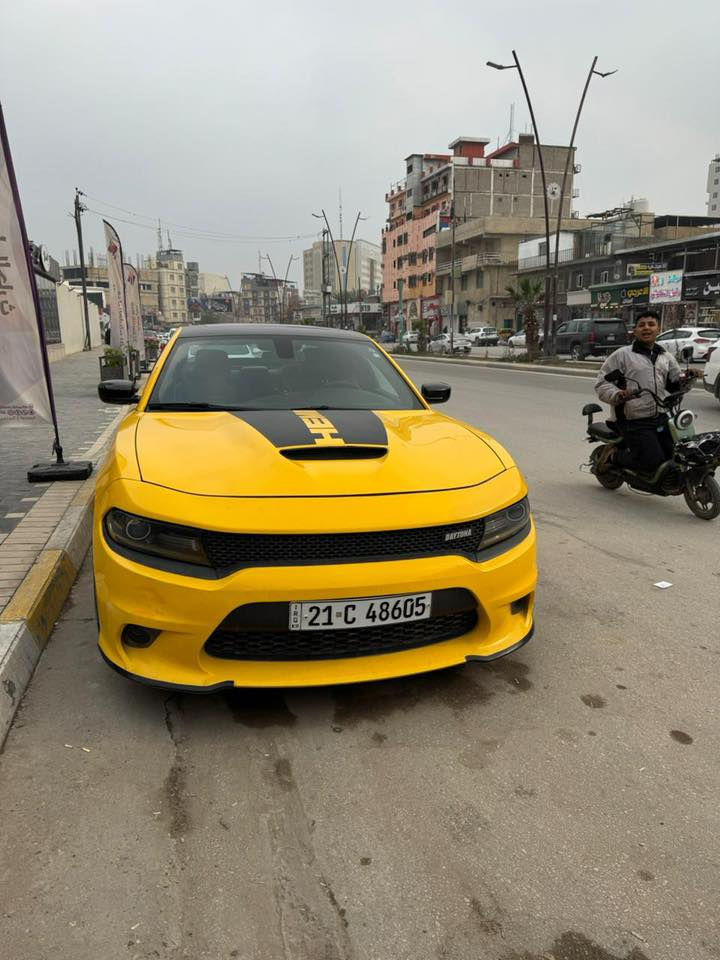 جارجر SRT دايتونا 2017 للبيع او مراوس ضررها جاملغات الاماميه ثنينهن من امريكا بيها كلير قطعتين للاستفسار ***********
