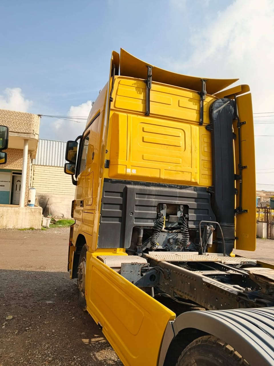 أكتوبر موديل ٢٠٠٤ رقم نينوى حجم ٤٦ نضيف أو جاهز سعر ٢٧٥٠٠$ و بي مجال   موقع موصل شارع أربيل هاتف ***********
***********
