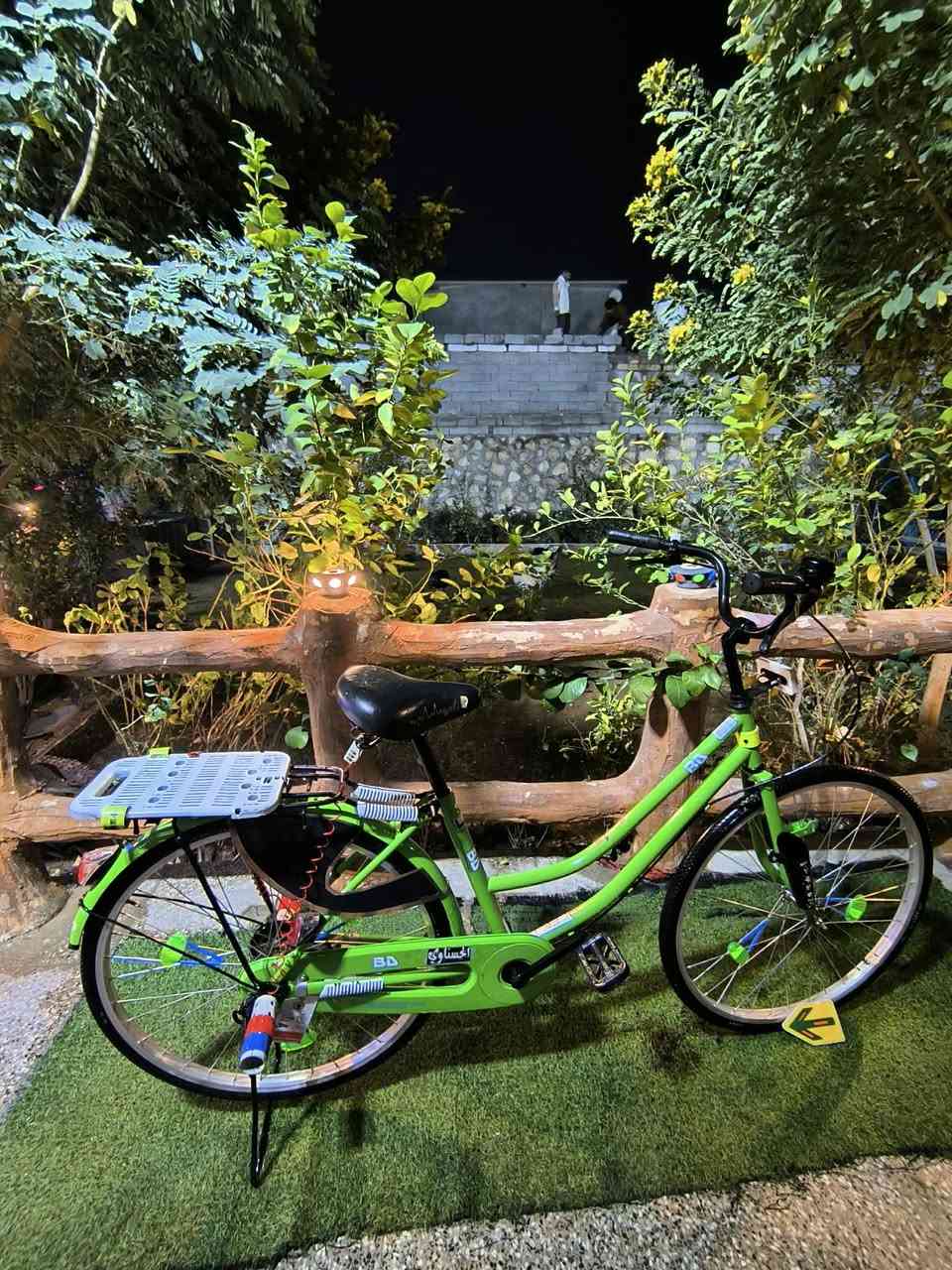 سلام عليكم بايسكل للبيع او للمراوس بايسكل جديد مديل 2020 شخط مابي وياله موس جدد البايسكل ماناقصه برغي السعر  120وبي مجال   الاستفسار على هاذا الرقم
***********
