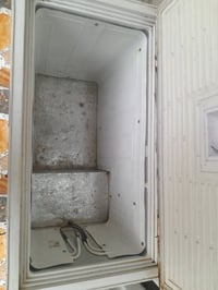 براد كماواضح بصوره الفريزر خارجي تجميد فول شرط التجميد بس الباب تعبان ...