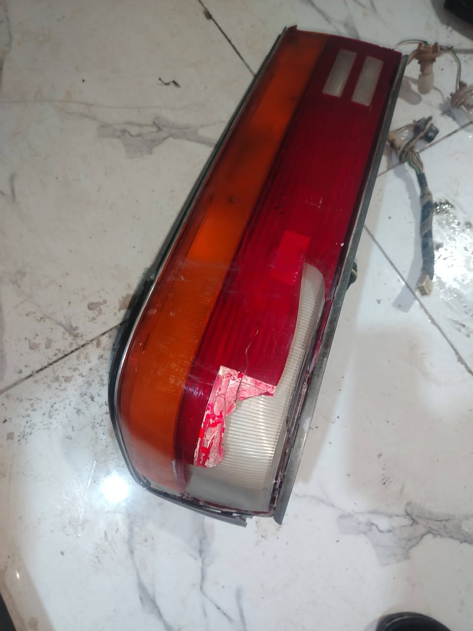 بك لايت بطه فصل لبيع مكان بصره حي بغداد شارع المكاتب سعر ٧٥ الف ***********
