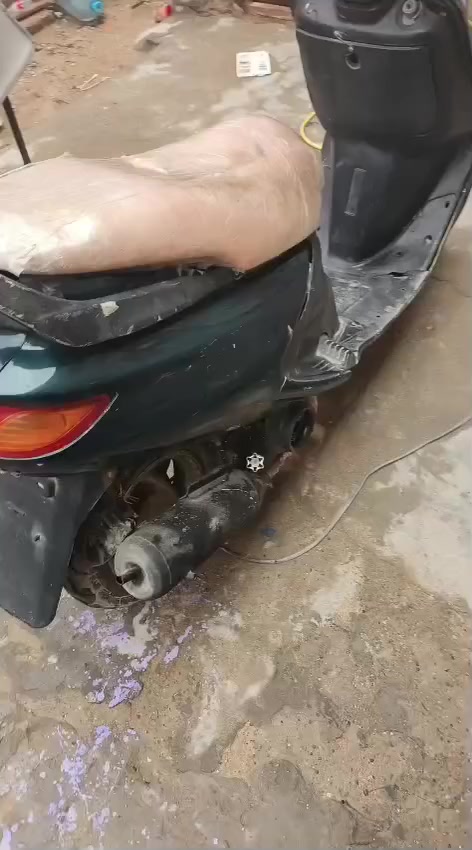 دراجه فراشه محرك ماكس للبيع شغاله مكينه حلوه 225 وبيه مجال *********** وتساب موجود
