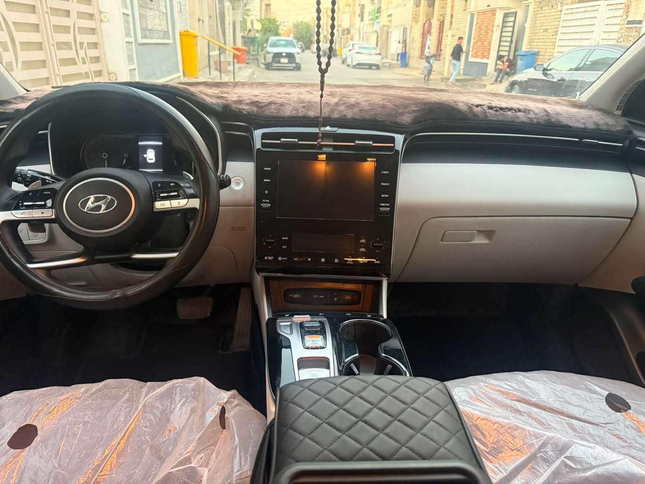 سيارة هونداي توسان 2023 فئة blue هايبرد وبانزين
نظام الدفع رباعي

شاشه حديثه carplay-apple-android -auto

مقاعد تدفئه تبريد وتحكم كهربائي

نظام التشغيل والدخول بصمه 

الإضاءة led 

نظام تجنب الاصطدام الامامي

نظام التحذير 

نظام المحافظة على المسار

عنوان بغداد الكرخ

تصال ***********

