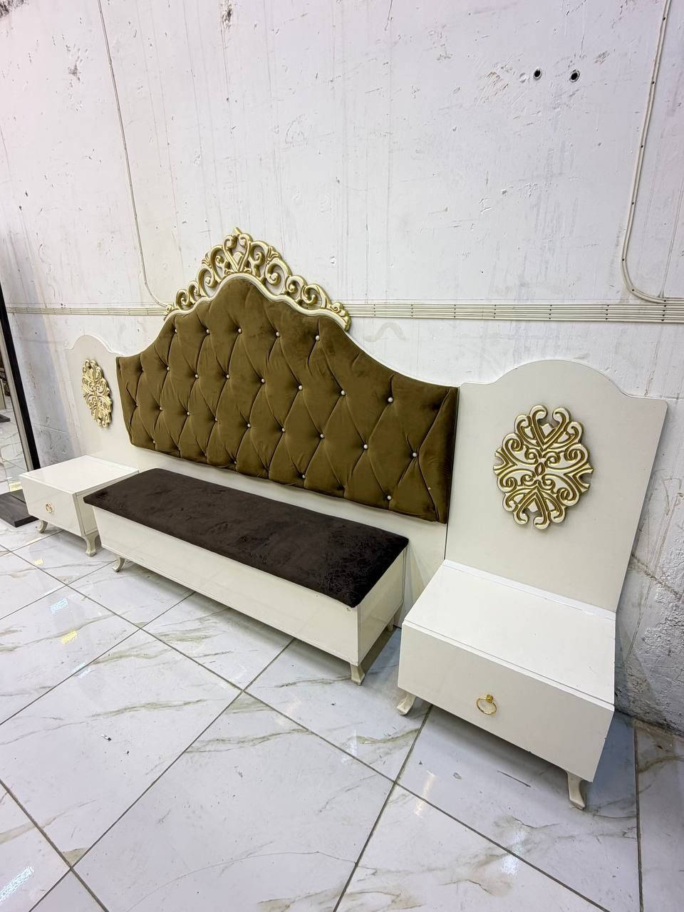 غرفة نوم مستخدمة نضافة 90‎%‎
عدد القطع 9
نضام بيبان 
ڪوالتي عألي موديل حديث


**إذا كنت صاحب هذا الإعلان وتريد حذفه لأي سبب، رجاءا أرسل رسالة إلى الدعم الفني**