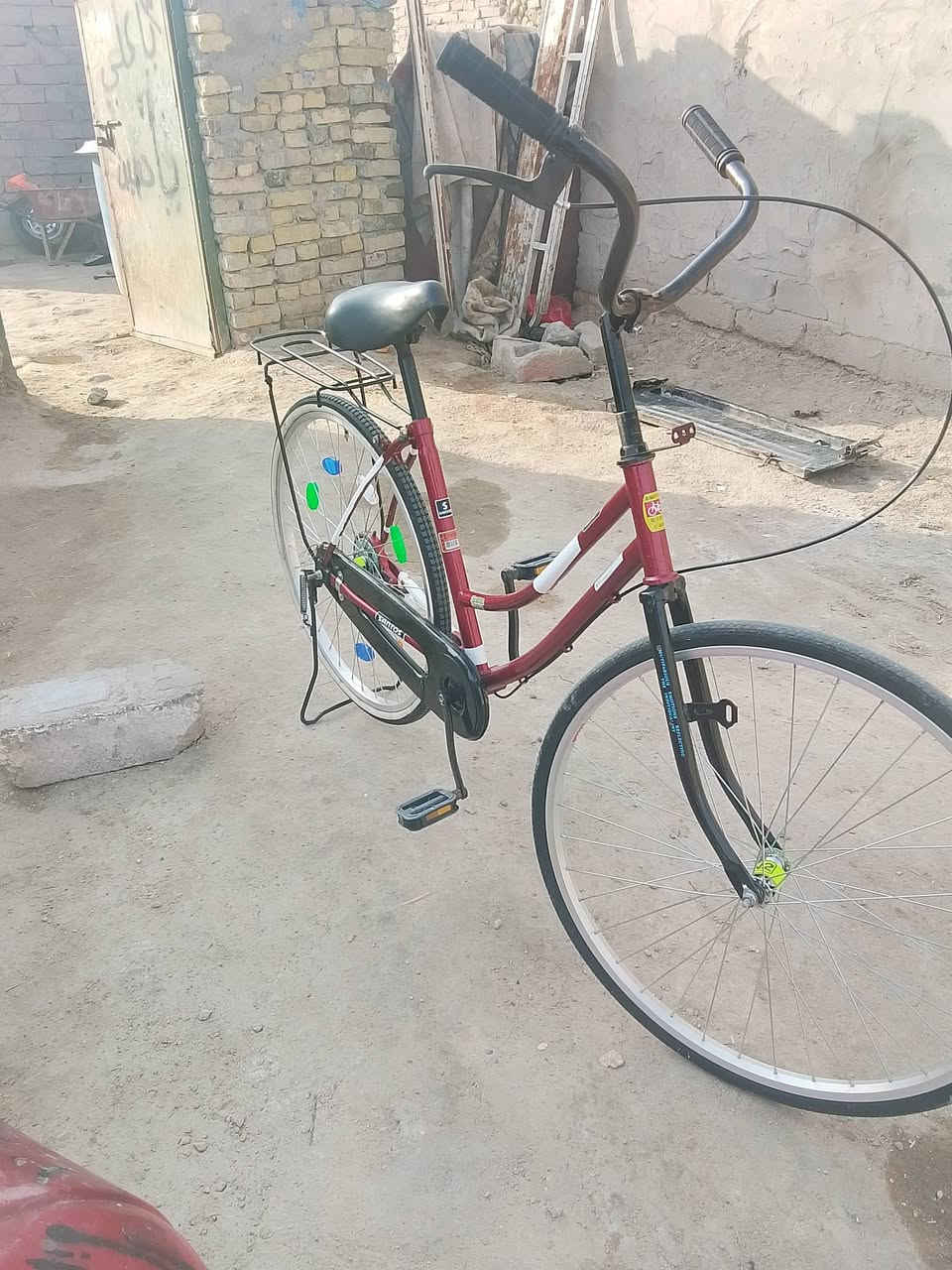 سلام عليكم باسكل البيع حجم 26 باسكل كله جديد مناقص اي شئ مكان ناصريه طريق سيد دخيل القديم رقم ***********
