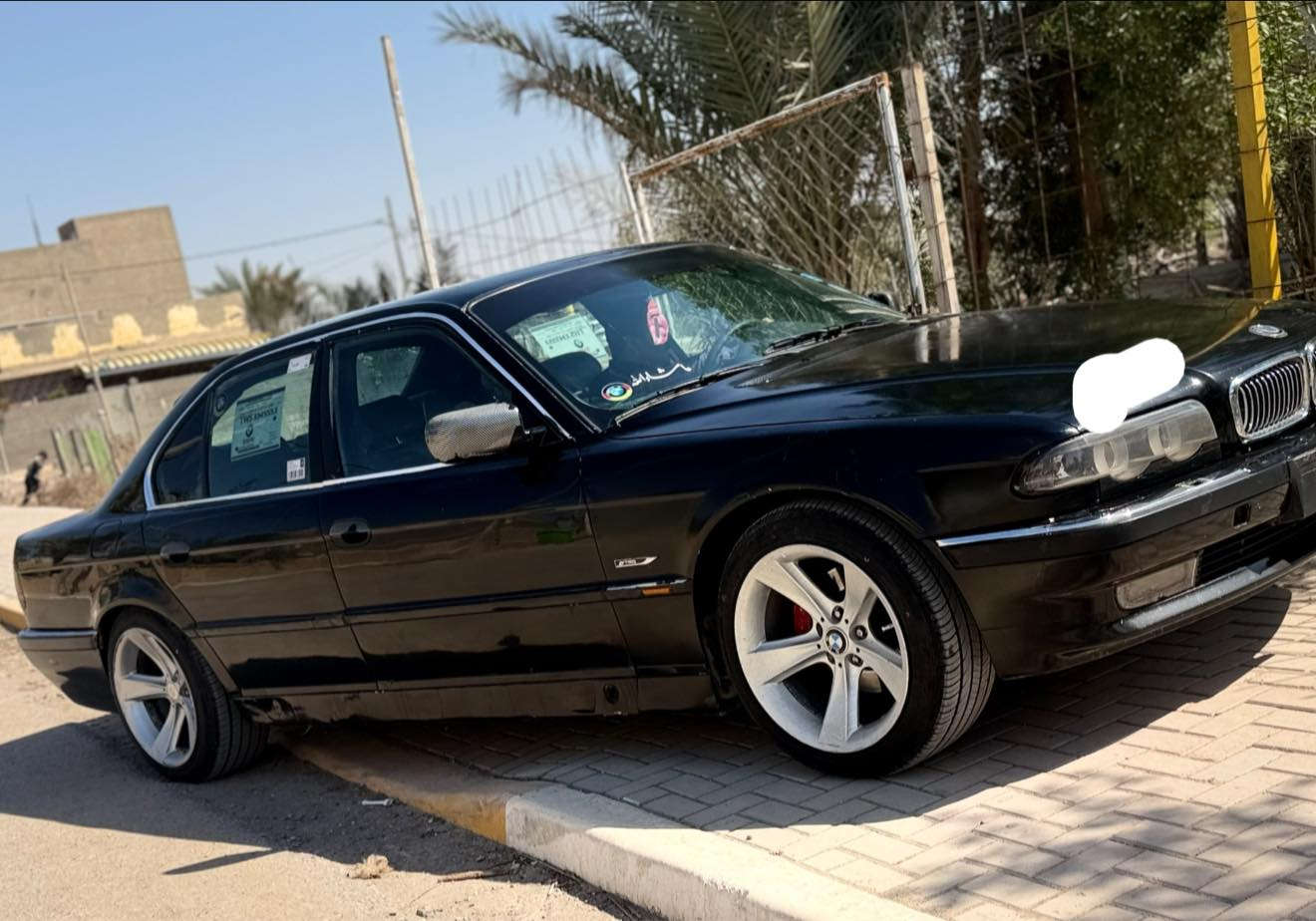 السلام عليكم حبايب قلبي
BMWموديل 1994خفاش 

محدثه 2000بالكامل 

مصبوغه صبغ عاااام لجماليه اثر جراد وشخوط شرط لا حادث ولا كص كفااااله 

رقم اربيل تريد تحويل جاهز تريد وكاله جاهز 

مكينه 8/730اصل 

كير محرك كفاااااااله عامه 

سياره خير من الله كل نقص مابيه 

تخم تاير البارحه شاده شرط 

منضومه زنون بالكامل 

رماش لايت نهاري 

بلوجكتر زنون 

غرفه بالكامل جديده 

مكان السياره ديوانيه مركز المدينه 

السعر 65 وبيه مجال وخادم لطيبين 

متوفر خط وات ساب 

***********
