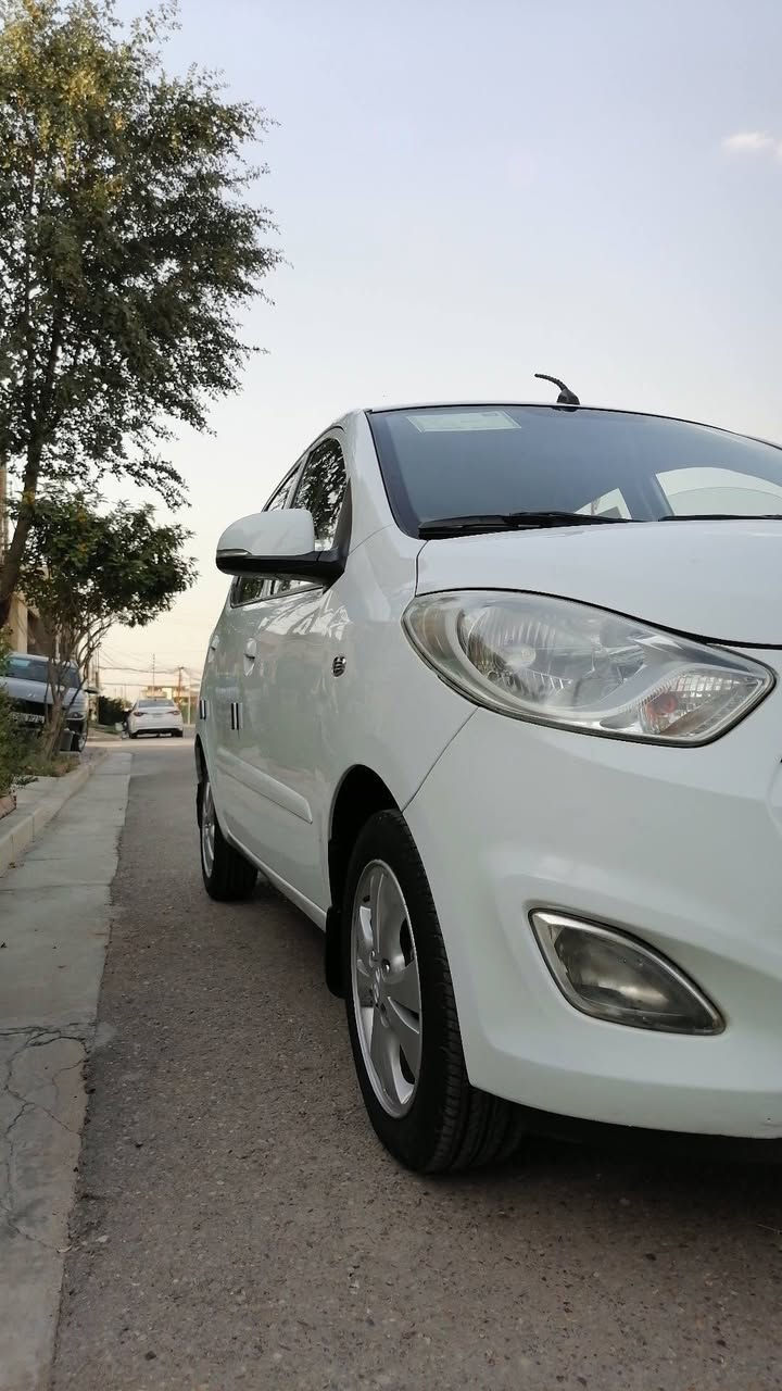 السلام عليكم للبيع هونداي i10 موديل ٢٠١٥ خليجي الشركة العامة ٤ سلندر قطرتين دوش مكفولة من جميع النواحي  رقم بغداد انكليزي بأسمي  السعر ٨٥ وبيها مجال للأتصال *********** مكاني الكرخ
