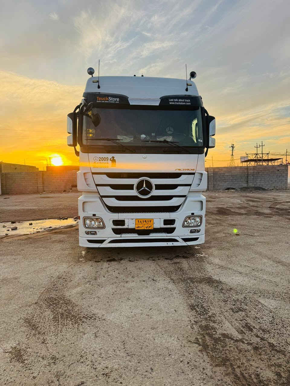 السلام عليكم أكتروز البيع موديل 2009 فول فول مواصفات حجم 48 ***********
