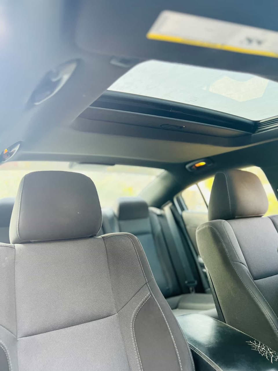 اللهم صل على محمد وال محمد
السلام عليكم 
للبيع فقط 
دوج جارجر موديل 2018 اصل 

السياره وارد كندي 🇨🇦 

السياره فول مواصفات 
كشنات حضن
شاشه كبيره 
فتحه سقف
حساس خلفي 
رادار جانبي
كشنات خلفيه تدفئه تبريد
تشغيل عن بعد 
كاميرا بل بگ 
سياره جديده ماشيه 80mi 
حداديه كير مكينه كفاله 
 علماً:السياره بيها بارد بل جاملغ الامامي بل ربع الجوه يم الدوسه 
المكان/ الديوانيه
السعر 239
للاتصال ***********
