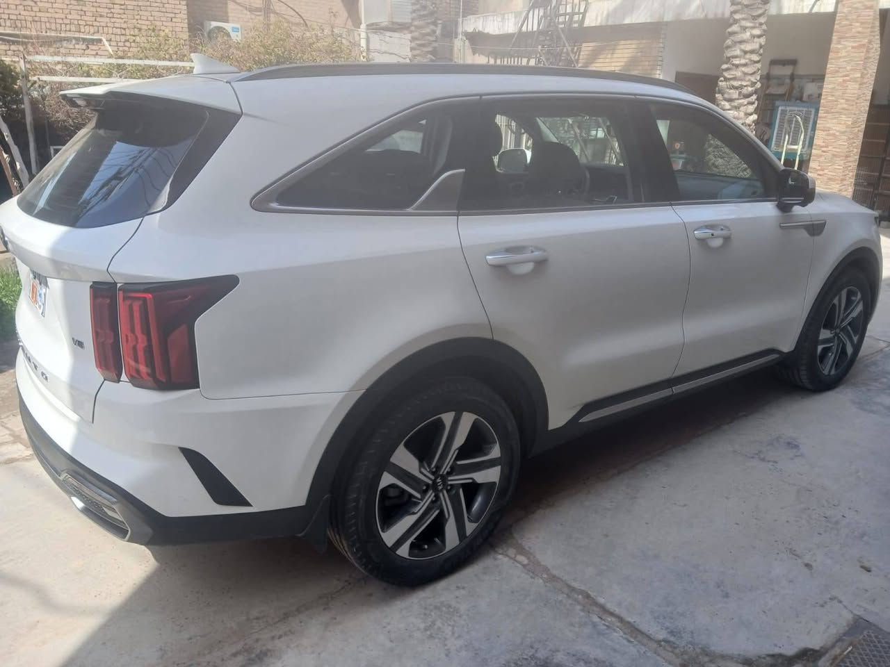 كيا سورنتو  موديل  ٢٠٢١  خليجي  فول مواصفات واحد على واحد  فور ويل اربع كامرات  بانوراما كراسي كهرباء تدفئه تبريد  جلد  بدون حادث او صبغ حتى الدعاميات ما شيه ٦٦ الف  بحلة الشركه بسعر  ٢٨٥ وبيها مجال للاستفسار اتصال على ***********  او واتساب
