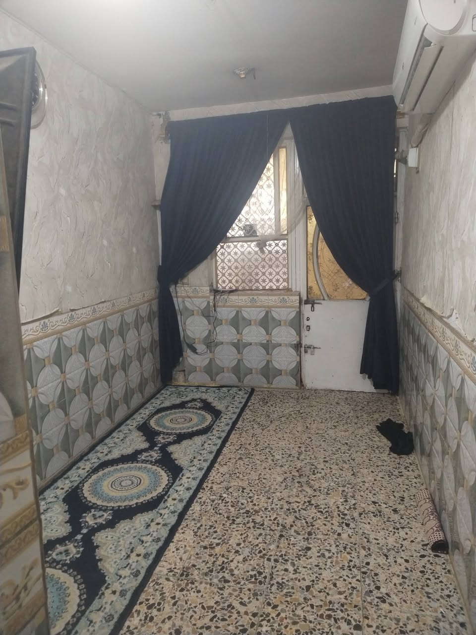 سلام عليكم بيت البيع بدايه الدسيم على الشارع العام
بيت حلو ومرتب
الاستفسار
***********
***********

