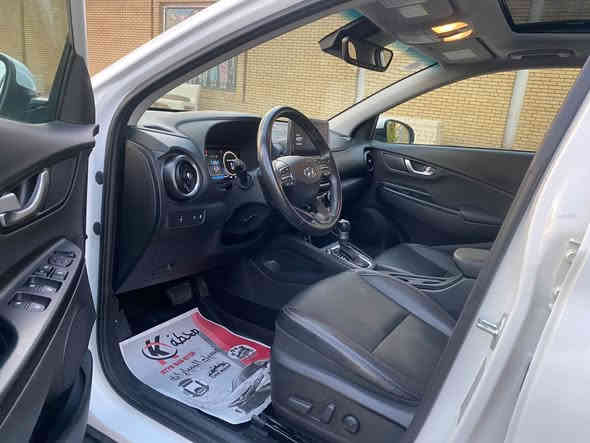 HYUNDAI KONA LIMITED 1/1. 🤍ابيض
هونداي كونا لمتدد موديل 2022 
فول فول مواصفات محرك ١٦٠٠ توربو 
رقم بغداد الدولي باسمي تحويل ثاني يوم 
السيارة جديدة اخت الزيرو ماشية 25mi فقط 
حادث السيارة جدا بسيط بدون ايرباك فقط بداية البنيد وجاملغين سرقة الامامية بدون دواخل شواصي لغود راديترات بواري التبريد كلها مكفولة بلادي رقم الشاصي مع الصور والسيارة مسويلها سونار وين ميعجبك تفحص إني حاضر 
مواصفاتها:  فتحة سلايد روف /كشنات جلد /تدفئة  بالكشنات/كاميرات 360 / حساسات امامي خلفي /شاشة ديجيتال/ بصمه تشغيل + بصمة ابواب+ صندوق  /شحن هاتف وايرلس/كامرا دوارة / شاشة كبيرة/ابل كار بلي + أندرويد اوتو /كشنات كهربائي /تشغيل عن بعد/رادارات أمامي وخلفي وجانبيه/ايقاف ذاتي/ويل كب كروم الحجم الكبير / بكلايت لد/اشاير بالمري/تدفئة  بالكشنات/ تحديد مسار/ نظام ايكو +سبورت + سمارت/هند بريك بصمه /اوتو هولد/ رادار امامي /قطعتين تبريد/ تبريد بيانو مناخين منفصل/مراية اوتودم/ شاشة اعطال /حساس اطارات/اريل نفكيشن/ وياها بصمتين السيارة وبعد بيها مواصفات 
السيارة موجوده في بغداد - الوزيرية
 السعر 164 $ وبيها مجال 
الهاتف واتساب  ‭***********  ☎️📞
ابو علي
