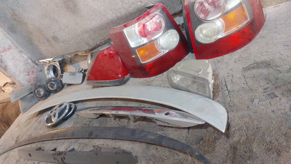 ئەو شیایە کامل  لایت هەمووی بلادییە هەمویان خاوێنن لەگەل ئەشیای سیارەیتر تێکەلە زۆرە ئەنواع سەیارەی تێدایە  هەمووی کامل بۆفرۆشتن هەمووی بەجملە    *********** 
كل هاي الأشياء كاملة، كلها بلدي ونظيفة، ومخلوطة ويا أشياء ثانية. بيها أنواع هواية من السيارات. كلها كاملة للبيع بالجملة. أربيل, العراق
