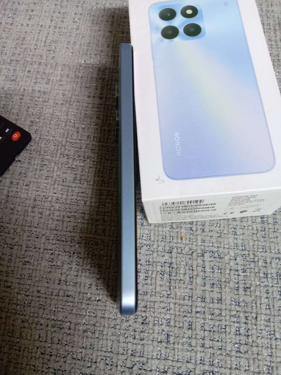 HONOR X6a
مستعمل شي قليل عل وضع الشركه ماومفتوح 
ذاكره ١٢٨ ك
داخليه ٤ ك
السعر ١٢٥٠٠٠ الف 
للستفسار اتصل عل رقم 
*********** واتساب
