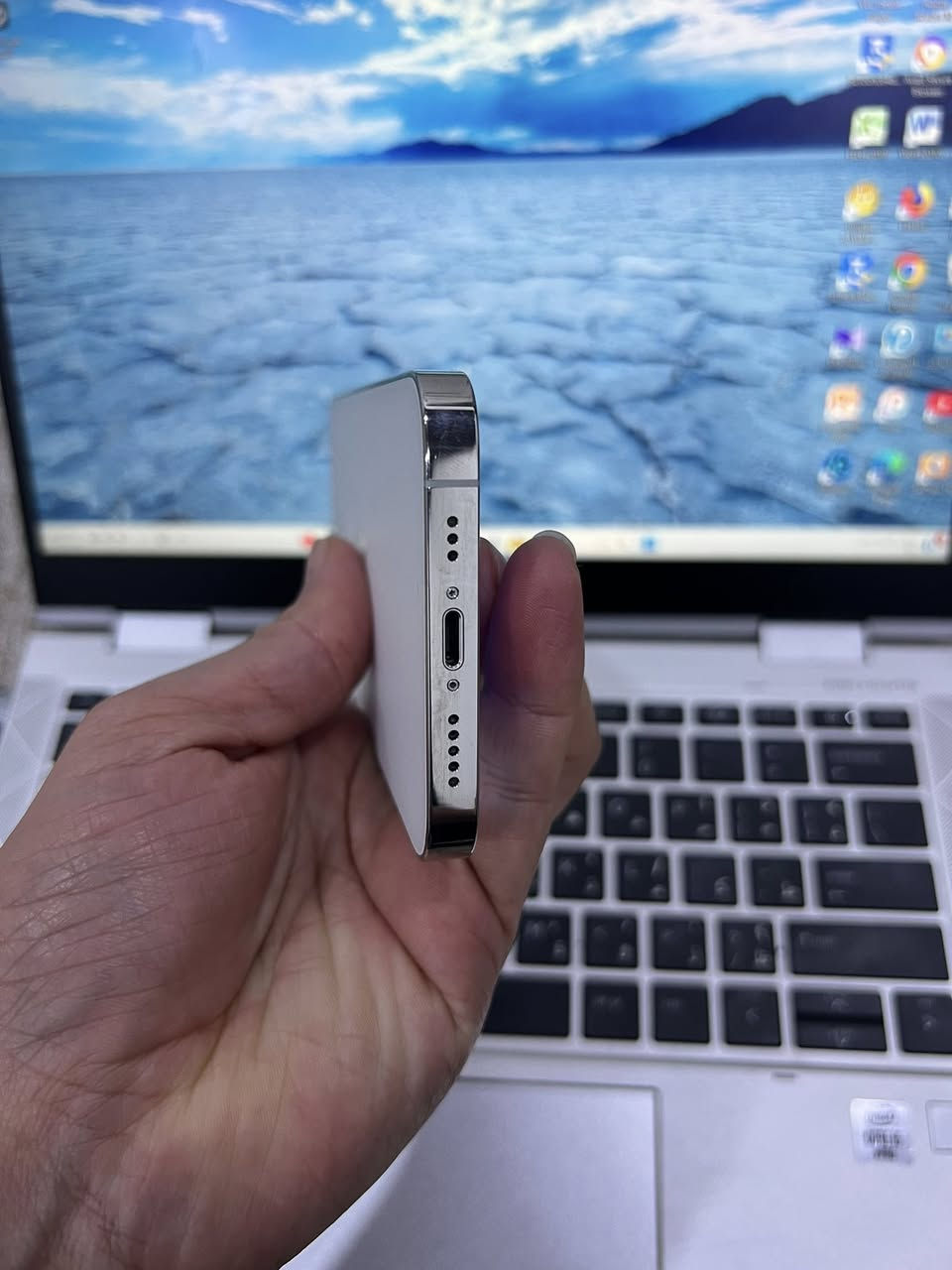 13 برو (( فقط برو )) 
ذاكره 128 
نموذج M تك سيم 
بطاريه 90 
شرط ما مفتوح 
حيل نظيف 
سعر الجهاز 525 الف 
شراي خاص او اتصل. 
*********** 
***********
