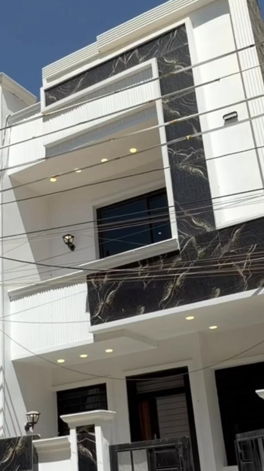 🏡 للبيع – دار سكنية مميزة 📐 المساحة: 100 م² 💰 السعر: 120 مليون دينار (قابل للتفاوض) 🔹 تفاصيل الدار: 🏠 الطابق الأول: * استقبال * مطبخ * جلسة عائلية * منور * خدمات صحية * غرفة نوم 🏠 الطابق الثاني: * غرفتا نوم * خدمات صحية 🏠 الطابق الثالث: * بيتونة * سطحان 📞 للاستفسار: ***********
