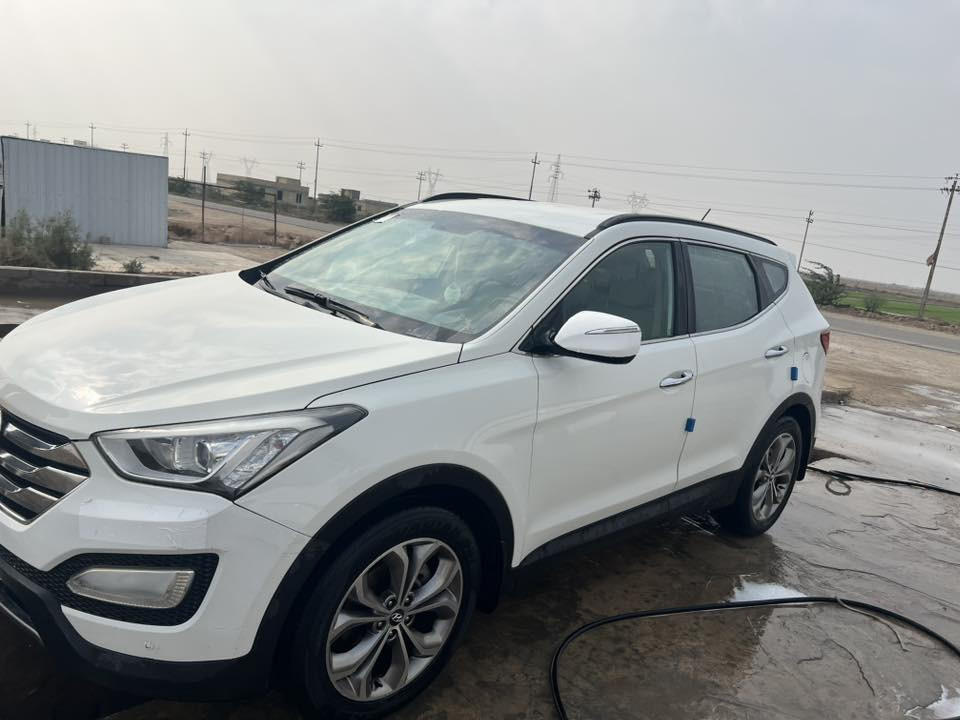 سنتافي 2013 وارد خليجي
محرك 6 سلندر 3.3 لتر 
مكينة وكير مكفولات 
السياره ماشيه 153الف 
حداديه 100‎%‎ توني نافضها 
السياره حلوه وما ناقصه اي شي 
مكان السيارة البصرة 
رقمها بصرة
*********** 
السعر 160 وبيها مجال
