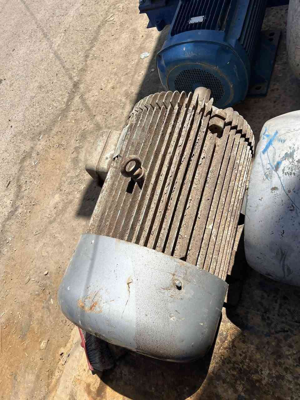 للبيع مأطور كهربائي 100 إحصان جديد مامشتغل صيني موسسه العنوان سامراء رقم هاتف 📞 ***********
