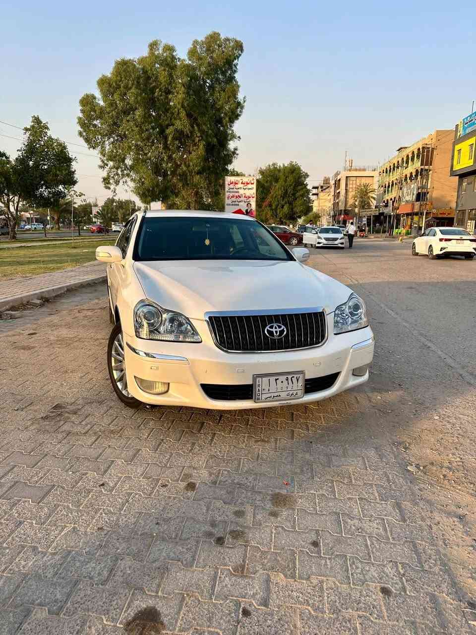 السلام عليكم 
تويوتا ماجستا مديل 2005 
مكفولة من الكص والاصوليات تحويرة نجف فوك وجوه دشبول نجف سياره جديده من ناحية الحدادية والمحرك والكير والتبريد 
رقم كركوك مدفوع الكمرك باقي رسوم الرقم وتتحول بأسم المشتري مباشرةً 
سياره جديده و مرتبه 
عنوان السياره النجف السعر 135 ورقه وبيه مجال جدآ قليل 
للأستفسار *********** فقط اتصال
