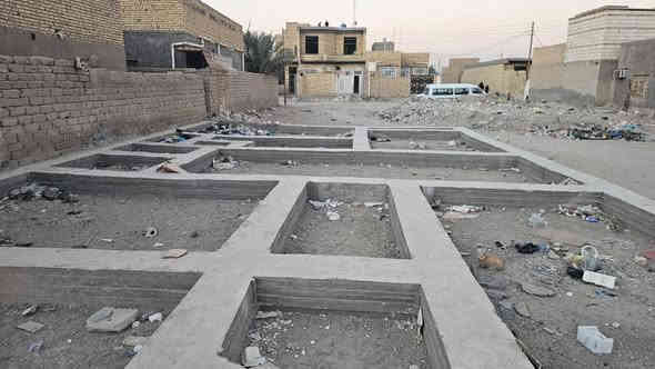 بتلو لبيع مساحة ٢٢٠ ناحية الفضليه وره طفاء مال فظليه طابو صرف سعر ٤٨ وبي مجال قليل خدمات ماء كهرباء شارع مجاري قريب عله مدرسة صيني تصال عله رقم *********** وتصال عله واتساب
