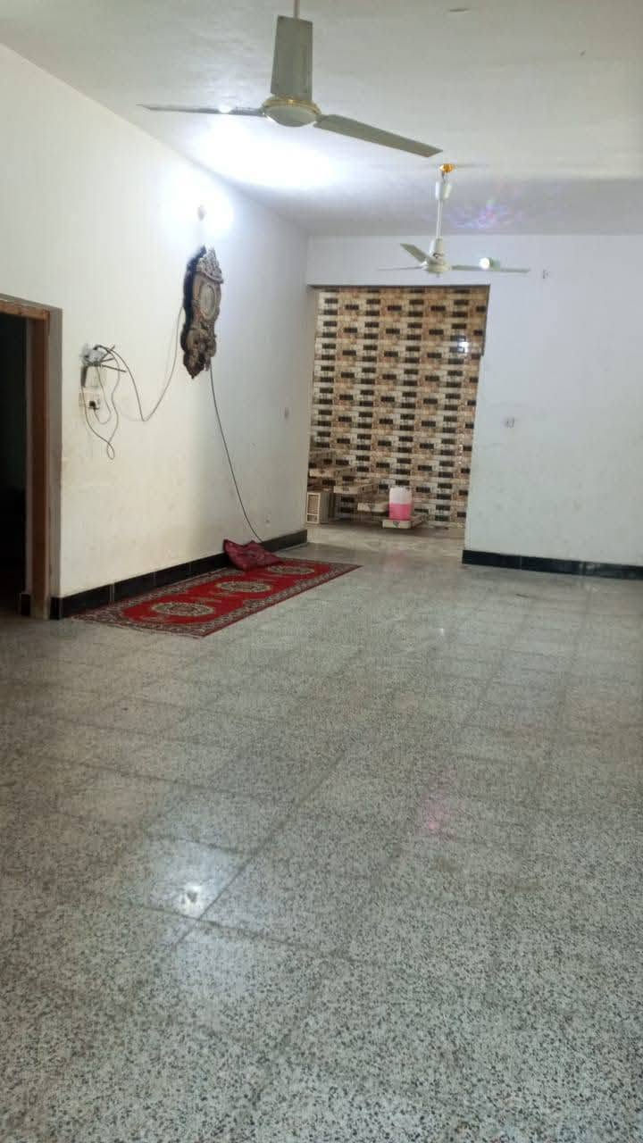 السلام عليكم بيت زراعي اللبيع بالدفاس قرب أسَاله الماي متكون من غرفتين وصاله جبيره ومطبخ حار وبارد وديوانيه وصحيات خارج البيت وداخل البيت وحديقه سعر 65 الاستفسار على الرقم/***********
