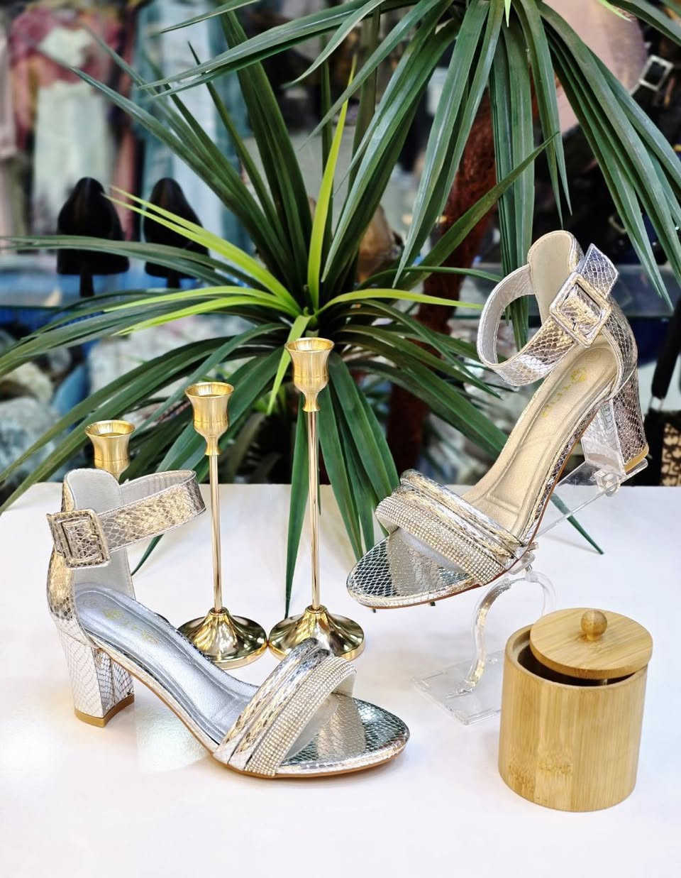 كعب ارتفاع 6 سم

37-38-39-40-41


**إذا كنت صاحب هذا الإعلان وتريد حذفه لأي سبب، رجاءا أرسل رسالة إلى الدعم الفني**