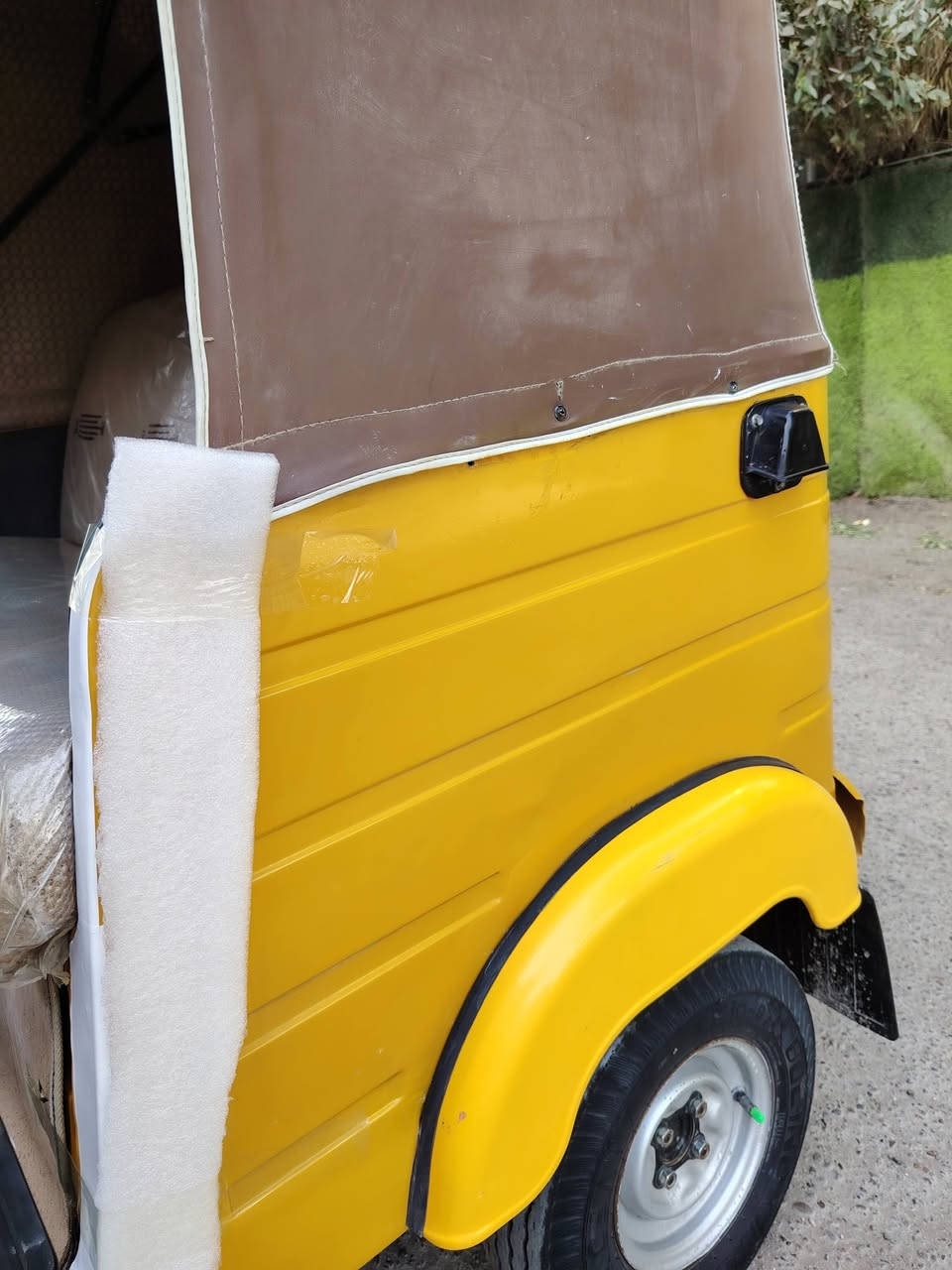 السلام عليكم تكتك ٢٠ شهر ١٢ تكتك كمله وحلوه بيه تعمير بل دوس وشويه يم بكليت الخلفي تكتك كمله كبل الشارع مكينه وكير واحد عله واحد تحويل ٢ يوم مكان بغداد حي اور السعر ٧ ملاين وبيه مجال التوصل عله هذه الرقم ***********
