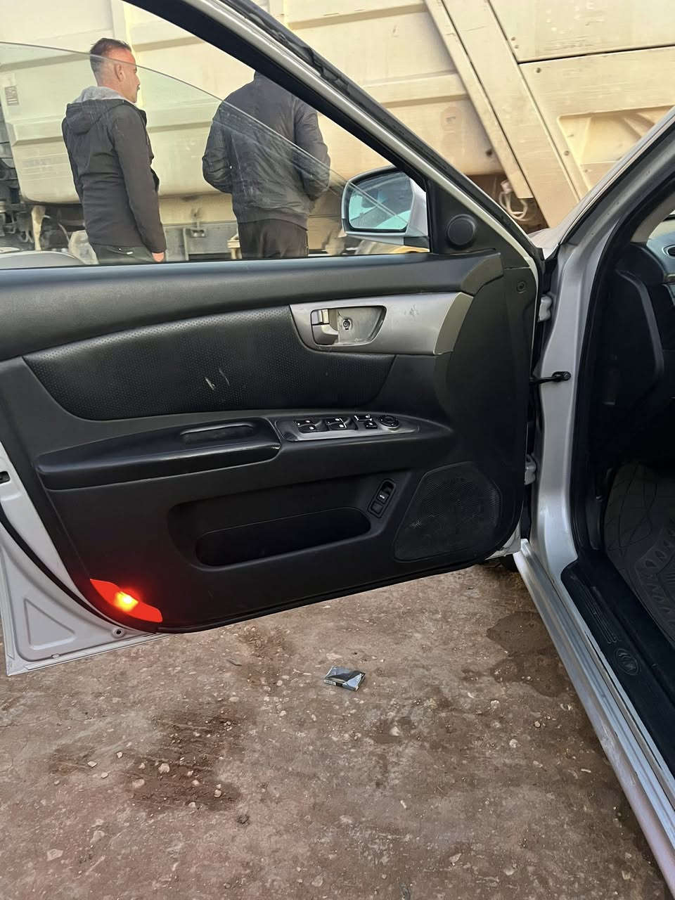 سلام عليكم لوتز  موديل 10 كفاله عامه عدا البنيد مبدل نفس الون شبر باب الوره الصدر مكينه كير خير من الله كشن جلد تدفئه كشنات سعر 105 وبيها مجال قليل اي استفسار اتصل بيك خير وتدلل***********
