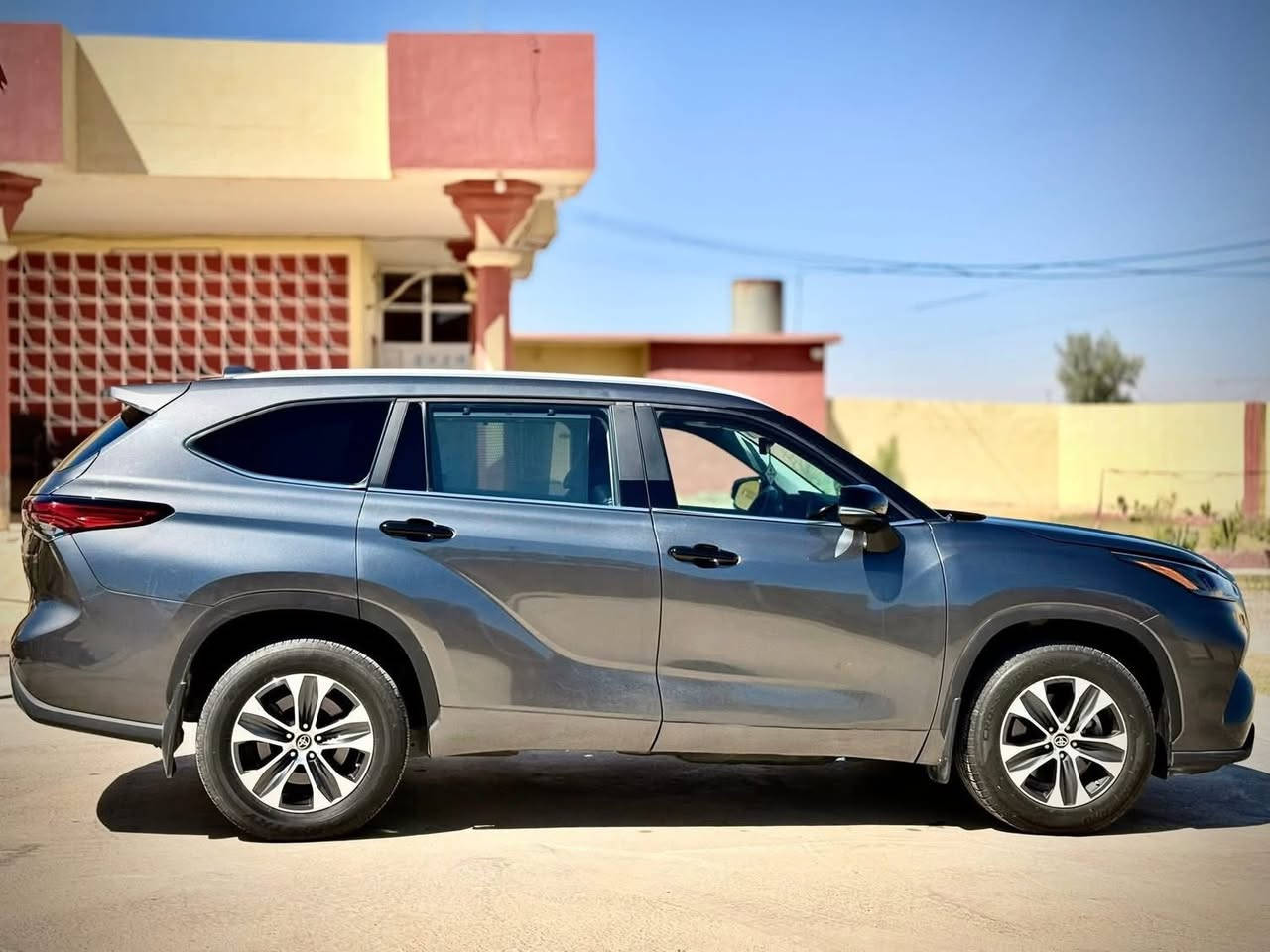 السلام عليكم 
هايلندر  2023 XLE (فور ويل) 
محرك 4 تيربو ، ماشية 44 
رقم نينوى باسمي شرط التحويل 
الضرر موضح بالصور 
الباب الامامي صبغ والخلفي تبديل 
بدون دواخل بدون شواصي وبدون ايرباك 
فقط ايرباك البرده اليمين وراجع سستم 
#يرهم_مراوس_بكامري_23_24_ضرر_خلفي 
#مكان_السيارة || صلاح الدين-الشرقاط 
#للاستفسار || ***********
