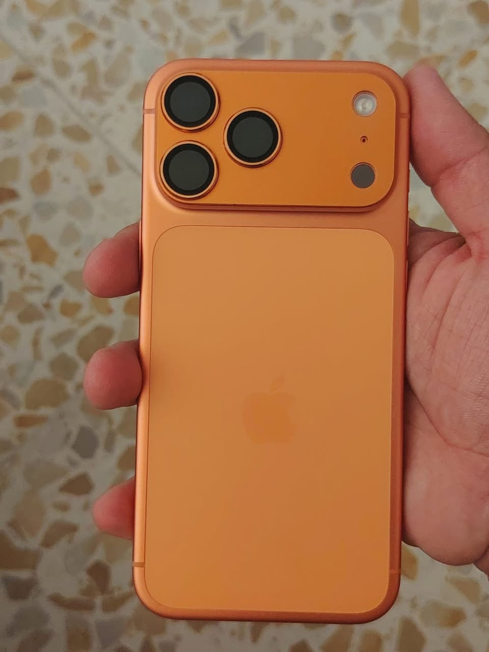 🔥 للبيع iPhone 17 Pro Max 🔥

🟠 اللون: برتقالي
📱 نسخة ESM
✨ نظافة 100%
🔋 صحة البطارية 99%
🛡️ الجهاز ما زال ضمن الضمان
📦 كامل مع الباكيت وجميع الملحقات

💰 السعر: 1,600 الف

✅ جهاز استخدام خفيف ونظيف جداً
✅ جاهز للفحص بأي مكان
✅ لا يحتاج أي مصروف

📞 للمراسلة والاستفسار على الخاص
***********
