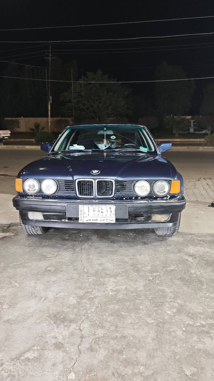 السلام عليكم
BMW 735
محرك كير شرط 
صدر تايرات جدد
محرك كير شرط 
تبريد ثلج 
صبغ جماليه 
رقم صلاح الدين شرط التحويل 
السعر 50 وبيها مجال
***********
***********

