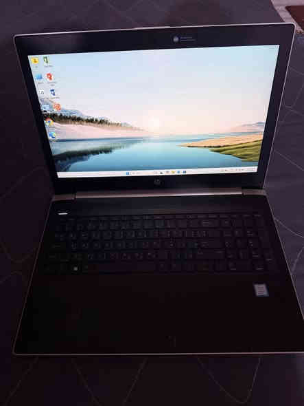 السلام عليكم لابتوب نوع hp core i 5 
للبيع الموصفات موجودة بالصور 
السعز ٣٠٠ الف 
الحاسبة نظيفة وممستعمله هواي 
الاتصال على الرقم 
***********
