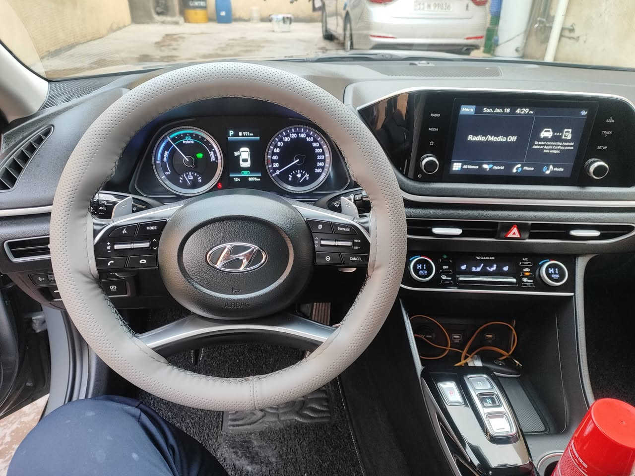 سوناتا 2023 هايبرد وارد كوري مكفوله كفاله عامه جديده جدآ ماشيه ٨ الاف رقم بغداد بأسمي  السياره بصمه مري شفط ترحيب واشاير بالمري تبريد قطعتين السياره بصمتين اصل لايت زينون كامل كشنات جلد رياضي تدفئه كشنات تدفئه مقود هواي مواصفات بيهه السعر  $200
وقابله للتفاوض هاتف ***********
وكذالك واتس اب على نفس الرقم الاسم يوسف ومن الله التوفيق
