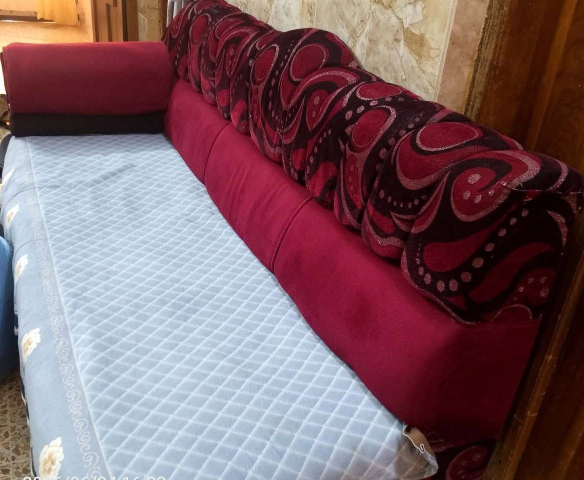طخم 9امتار 140الف وتخت طفل لي حد 6سنوات 50بي مجال التواصل ***********
