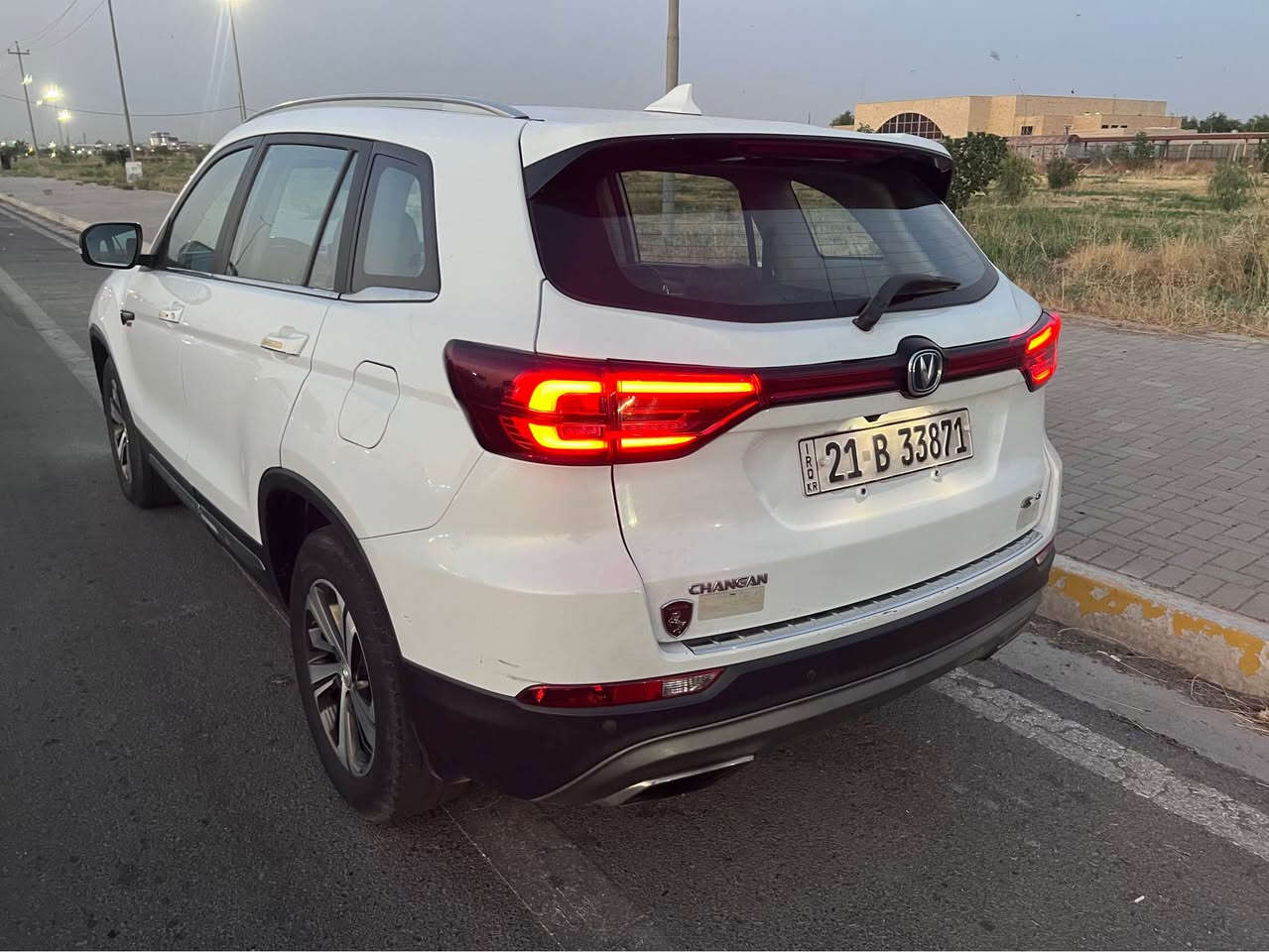 للبيع

السيارة: شانجان  CS75

الموديل: 2019

اللون: أبيض

رقم سلمانية  الإنكليزي بسمي شرط تحويل وكالة

السعر(104$)

المواصفات الداخلية:

بصمة تشغيل 

تبريد 2 قطعة  تبريدها ثلج ❄️

شاشة أندرويد كبيرة لمس

شاشة تفاعلية

بلوتوث

مثبت سرعة

تحكم ستيرن 

اتو هولد 

سايد بريك دكمة 

ثلاجة مشروبات 

مرايا كهربائية

جام كهرباء 

عدد 8 قطعة إيرباك (وسائد هوائية)

5 مكبرات صوت

نظام إنذار

نظام ملاحه (GPS)

المواصفات الخارجية:

أضواء LED

أضواء زينون

حساسات ضغط الإطارات

حساسات اصطفاف

كاميرا خلفية

كاميرا جانبية 

جناح خلفي

ويل كب عدد 4 

اشاير بالمري 

مري شفط 

اريل قرش (نفكيشن) 

المواصفات الميكانيكية:

محرك 1,800 CC  تيربو

4 سلندر

محرك بي صوت جعوب 

كير أوتوماتيك 

ماشية 100الف سيارة

سنوية صالحة لغاية 2030

الي شرّاي يخابرني مأجاوب تعليقات ***********
***********
مكان سيارة كركوك . كركوك, العراق
