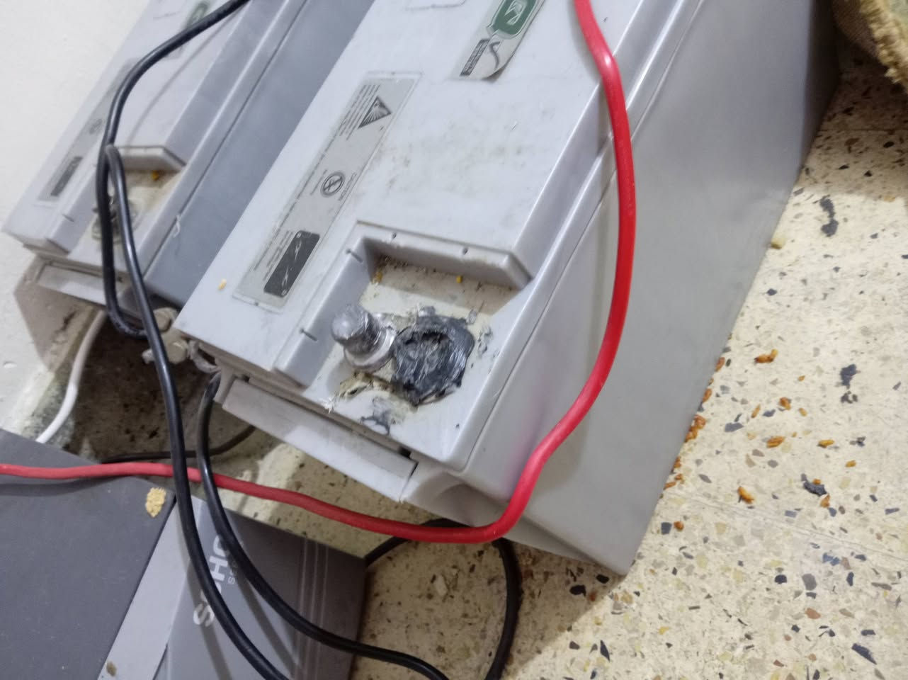 سلام عليكم عاكسه فاربر للبيع 24 فولتر بطاريات 2 تنطي 6 امبير مشتريهه 750 ورايدهه 550 بسيط


**إذا كنت صاحب هذا الإعلان وتريد حذفه لأي سبب، رجاءا أرسل رسالة إلى الدعم الفني**