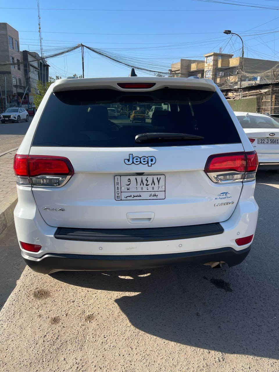 السلام عليكم 
سيارة جيب شيروكي 2021  
مواصفات لاريدو 
حساسات 360 درجة
توقف ذاتي تم تاير جديد 
محرك كير صدر كهربائيات كلة مكفول 
حادث غرق  وبلعراق الجاملغ الخلفي صبغ فقط 
السعر 210 ورقة وبيهة مجال بسيط
*********** بغداد, العراق
