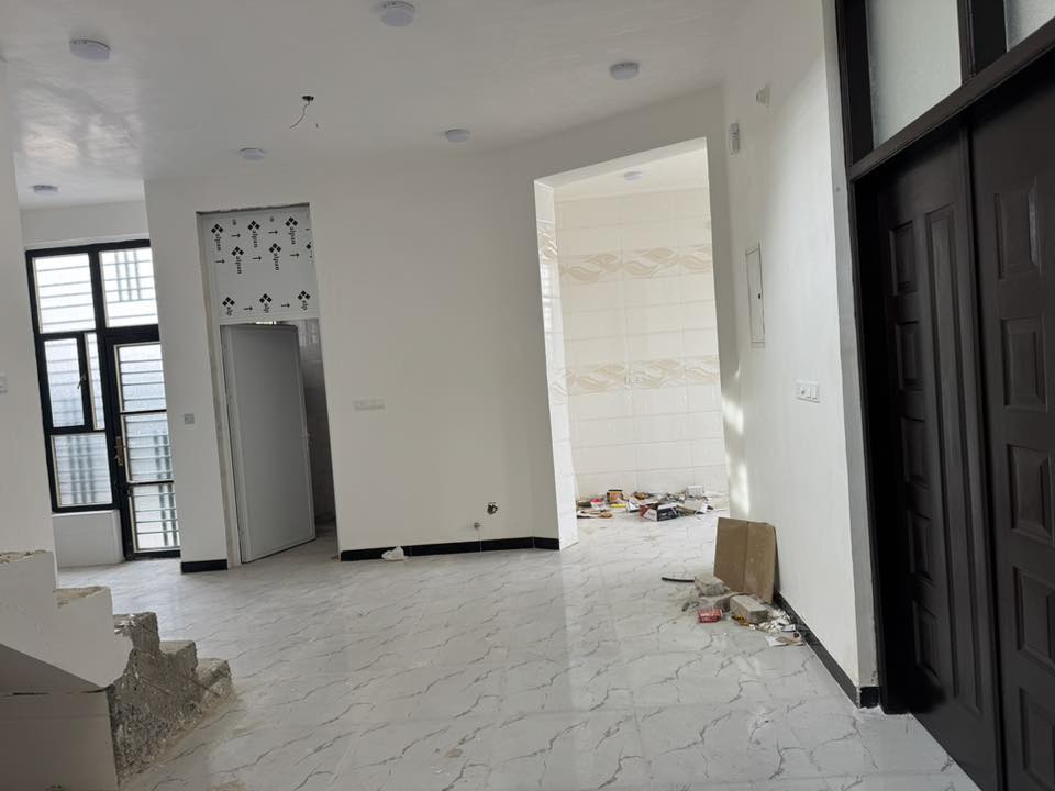 بيت طابقين حديث للإيجار غير مسكون سابقا  
٣ غرف نوم 

صالة 

هول

مطبخ  

مجمع صحيات

 قرب مركز صحي البوحمير 

منطقة تتوفر فيها كافة الخدمات 

كهرباء وماء وتبليط  

السعر ٤٥٠ الف 

***********
