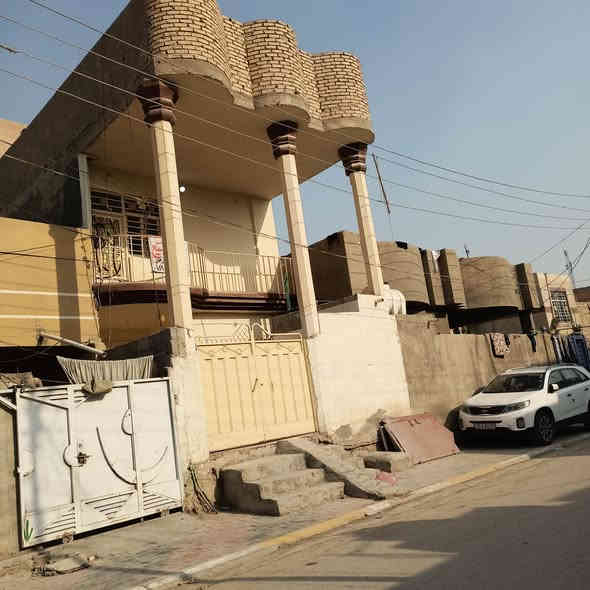 السلام عليكم  .. بيت طابو صرف حي النضال ثاني بيت مقابل المستوصف المساحة 103م طابقين 3 غرف نوم و استقبال و مطبخ وصالتين وصحيات منفصله داخليه وخارجيه السعر 110 مليون .. م ***********
