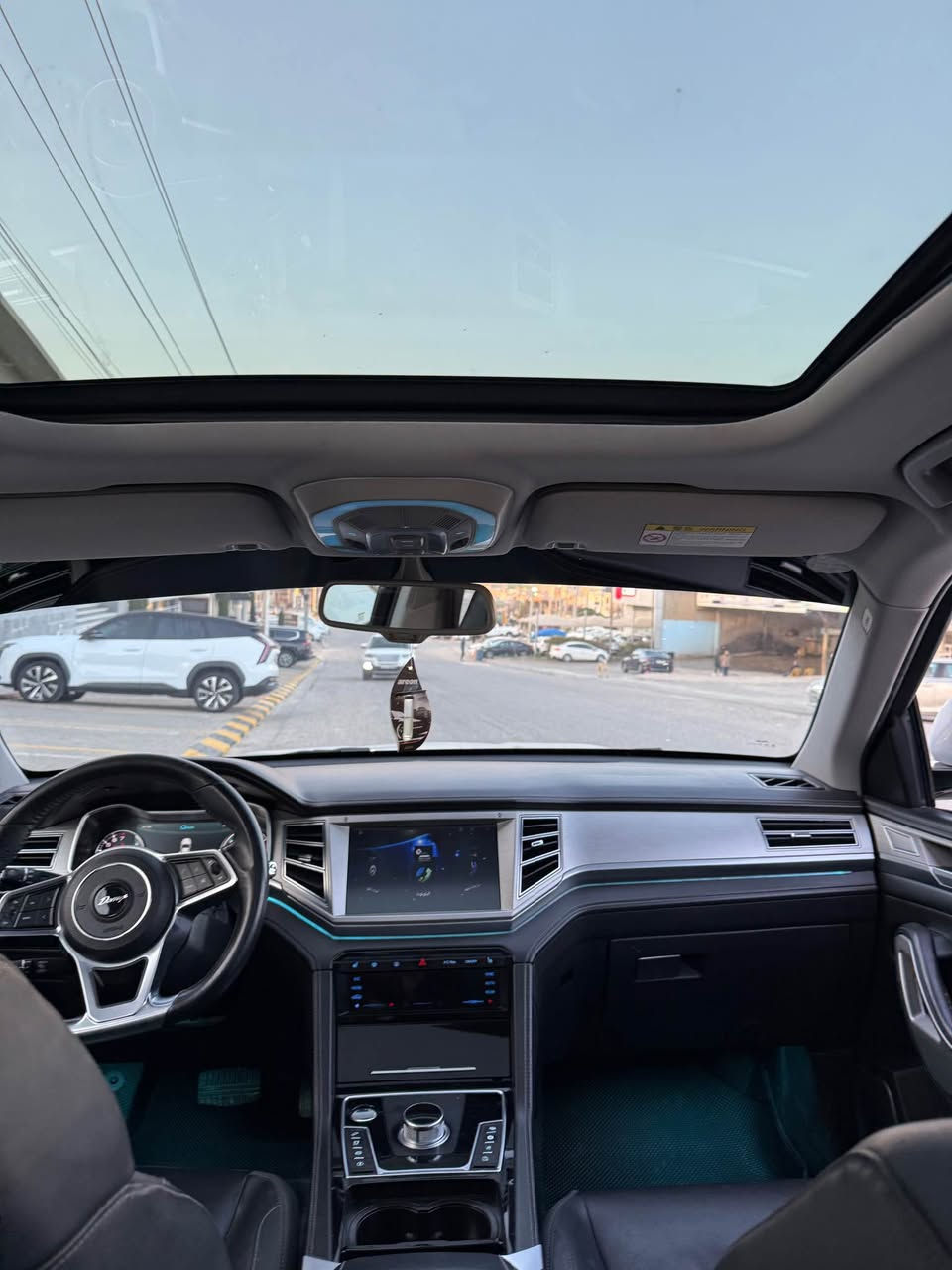 دومي x7 
***********
كير محرك ماسيبوش 
قبات مواصفات 
مكينه 20 توربو
صقف بانوراما
كوشن جلد
كوشن هيتر او خه زن
58 هزارا بريفه جوي
بيي دعم بيي صبخ
قوديك رادار او حساس
تبريد مه ركه زي 
4 كاميرهً
سعر 125 مجال
تحويل بشرت
*********** دهوك, العراق
