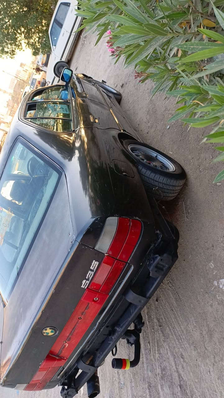 بي ام ٥٣٥ موديل ٩١ كير اوتو سياره حلوه شوفه العين صاحبها موجود بتكريت  قفلها ٢٥ مكان بغداد ***********
