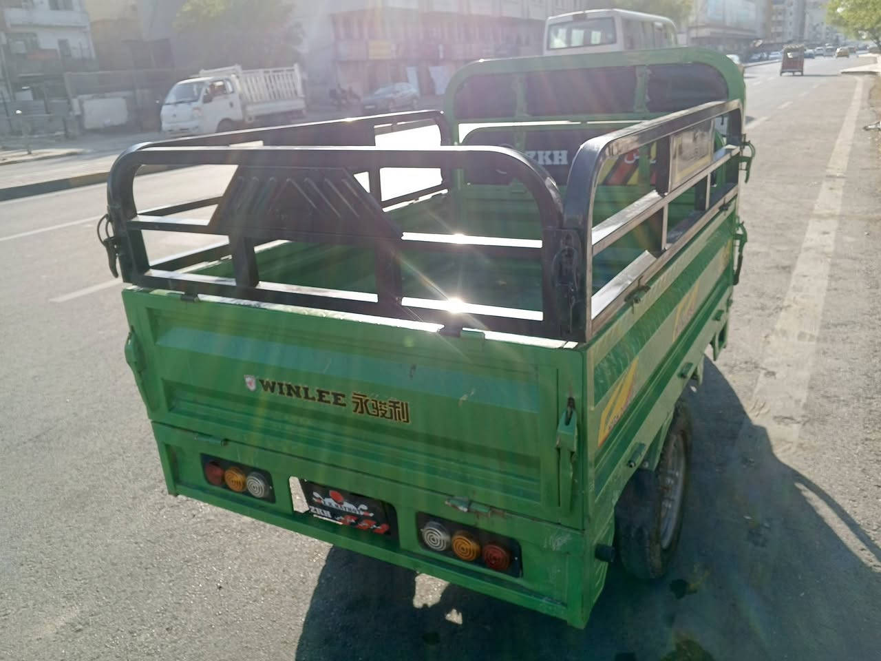 ستوته كهربائية للبيع
💪 محرك دفرنس قوي (1500 واط)
🔋 بطارية 60 فولت – مدى ممتاز بالشحنة
🚚 تتحمل أوزان عالية 
⚙️ نظام حديث وثابت + صرفية قليلة جداً
💡 ليدات قوية + شاشة + مرايات
📍 الحالة: جديدة / استخدام قليل
📍 جاهزة للعمل مباشرة بدون أي صرف

📞 للاستفسار: (*********** السعر ميلون أو ربع

📍 العنوان: بغداد شارع النضال
