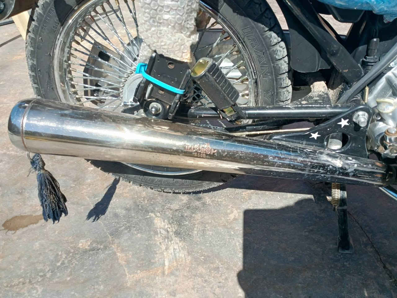 للبيع
كزوز s500
+غراض دراجة


**إذا كنت صاحب هذا الإعلان وتريد حذفه لأي سبب، رجاءا أرسل رسالة إلى الدعم الفني**