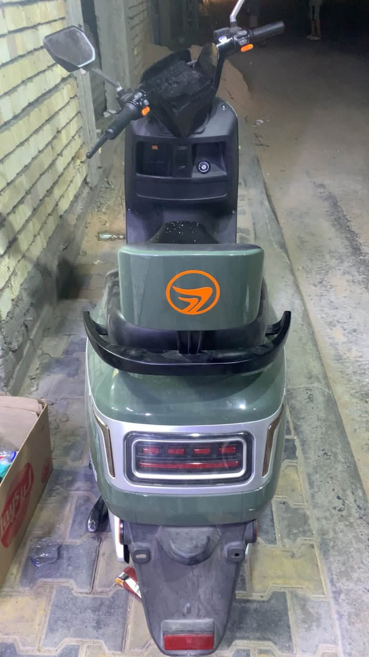 🛵 للبيع سكوتر كهربائي BENENG ⚡
✅ 6 بطاريات
🔋 نظام كهربائي قوي
🔄 بك (Reverse) للرجوع للخلف
🚀 مثبت سرعة (Cruise Control)
💡 إنارة LED
🛞 فرامل دسك
💺 مقعد مريح مع مسند خلفي
مواصفات فول كامله
استعمال قليلل

💰 السعر: 900
📌 بيها مجال.

📩 للاستفسار تفضل خاص.

📞او رقم التواصل: ***********
