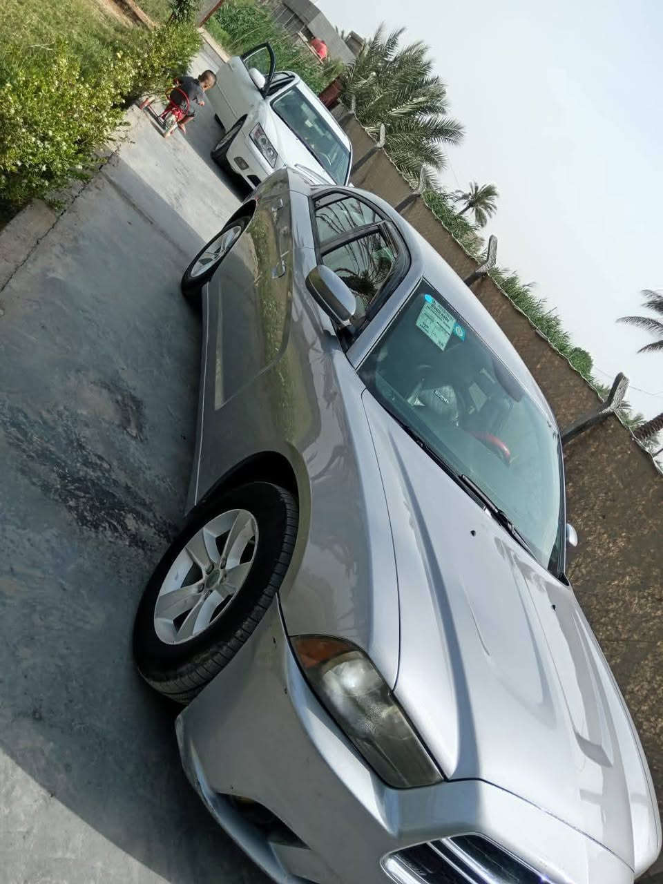 السلام عليكم جارجر 2014 كلشي موضح بالصور سياره نضيفه وخير من الله من كلشي 140$ وبيها مجال ***********

