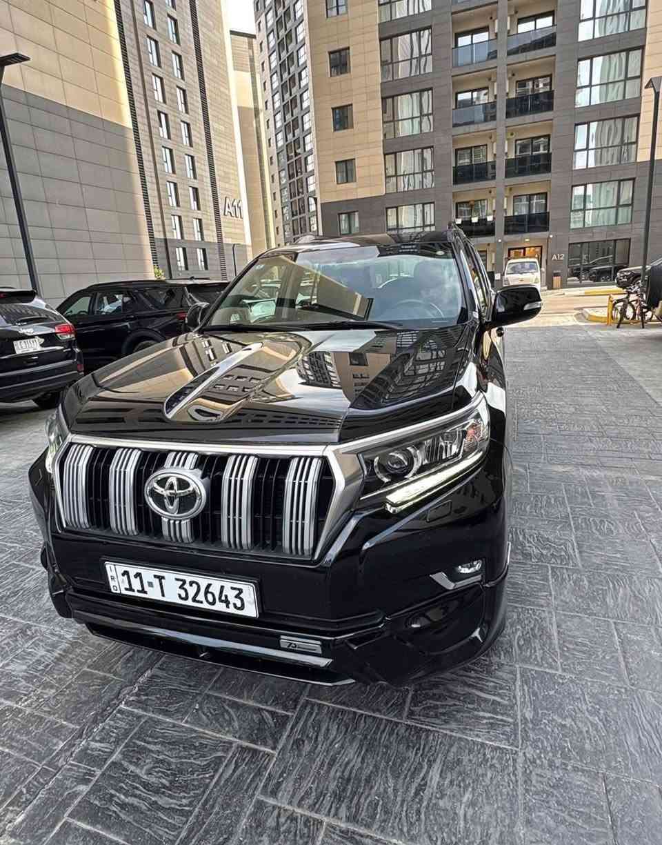برادو ٢٠٢٢ سبعينيه وكالة ساز ماشيا ٣٩ الف كم مكفوله من الصبغ والبارد بغداد باسمي *********** مكانها بغداد الشعب
